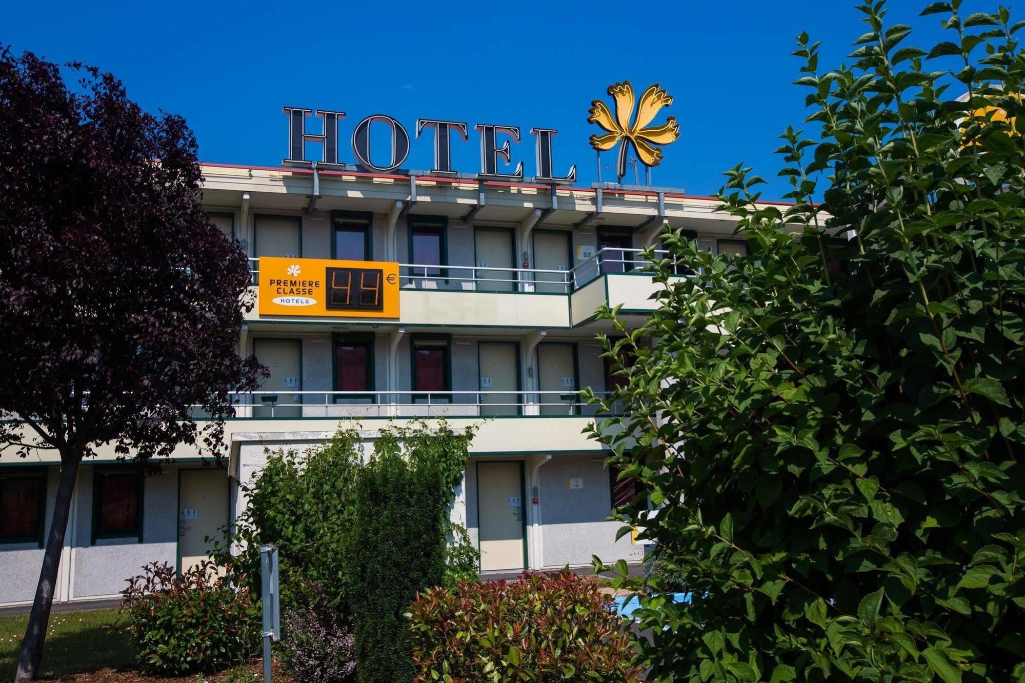 Premiere Classe Clermont Ferrand Nord Hotel Exterior foto